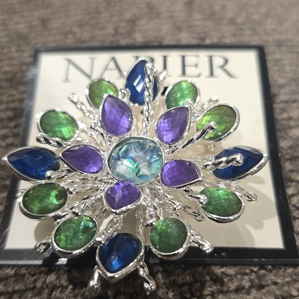 NAPIER BRAND FASHION JEWELRY FANCY PURPLE 